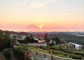 فيلا مفروشة ضمن مجمع سكني خمس نجوم في الانيا 