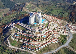 فيلا مفروشة ضمن مجمع سكني خمس نجوم في الانيا 