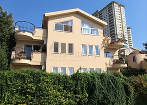 فيلا مفروشة ضمن مجمع سكني خمس نجوم في الانيا 