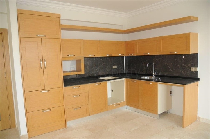 فيلا ثلاث طوابق باطلالة بحرية ضمن احدى افخم مجمعات الانيا 