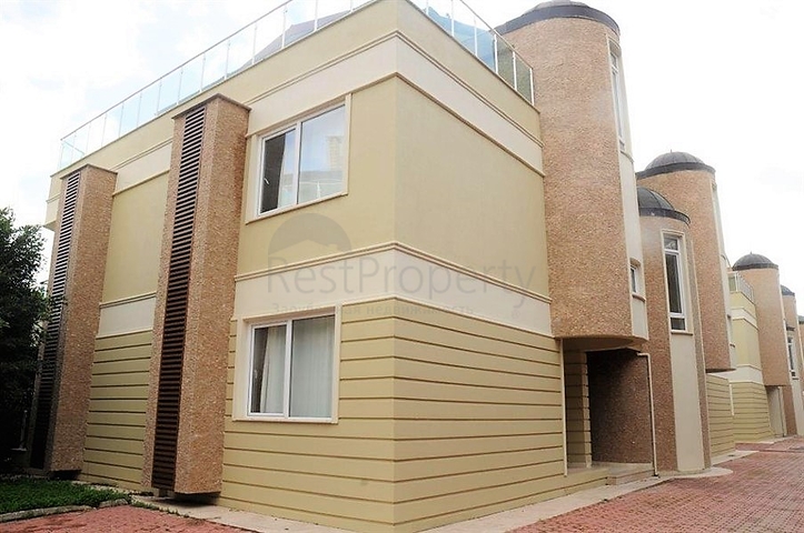 فيلا ثلاث طوابق باطلالة بحرية ضمن احدى افخم مجمعات الانيا 