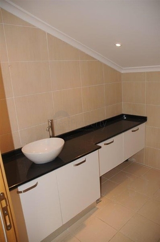 فيلا ثلاث طوابق باطلالة بحرية ضمن احدى افخم مجمعات الانيا 