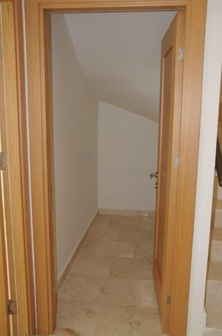 فيلا ثلاث طوابق باطلالة بحرية ضمن احدى افخم مجمعات الانيا 