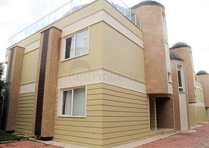 فيلا ثلاث طوابق باطلالة بحرية ضمن احدى افخم مجمعات الانيا 