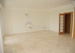 فيلا ثلاث طوابق باطلالة بحرية ضمن احدى افخم مجمعات الانيا 