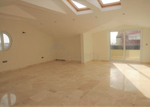 فيلا ثلاث طوابق باطلالة بحرية ضمن احدى افخم مجمعات الانيا 