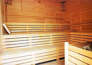 دوبلكس ثلاث غرف وصالة مع تراس واسع باطلالة بحر وقلعة في مركز الانيا 