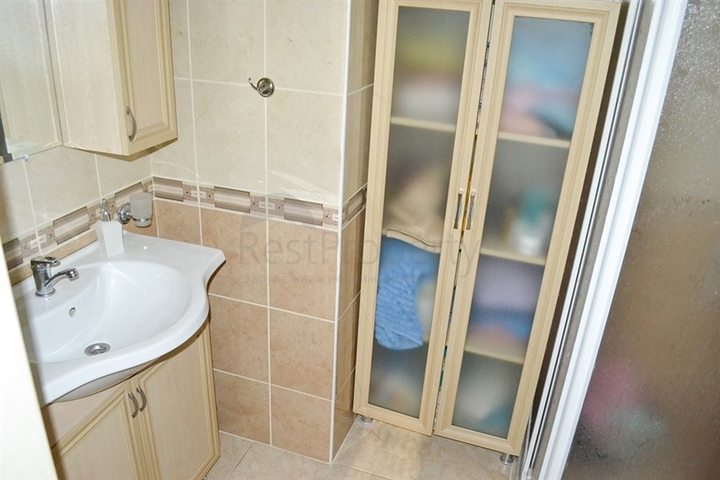 شقة غرفتين وصالة مفروشة ضمن مجمع سكني جنب مول الانيوم - اوبا / الانيا 