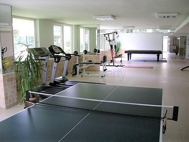 شقة غرفتين وصالة مفروشة ضمن مجمع سكني جنب مول الانيوم - اوبا / الانيا 