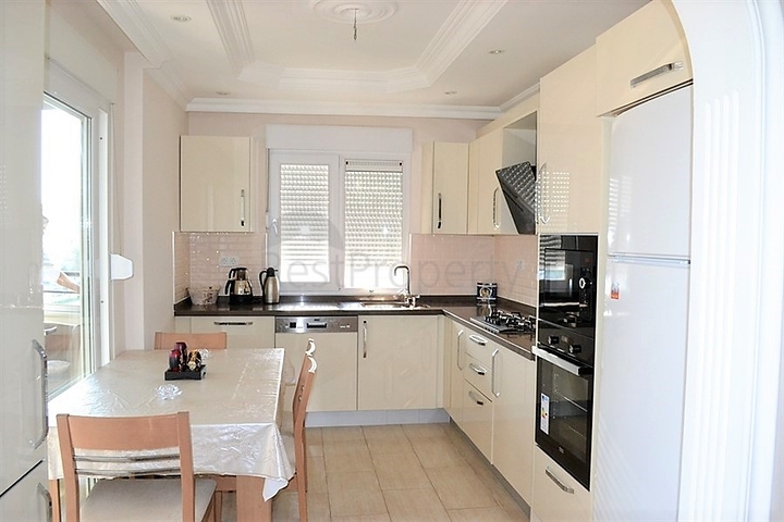 شقة غرفتين وصالة مفروشة ضمن مجمع سكني جنب مول الانيوم - اوبا / الانيا 