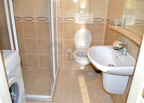 شقة غرفتين وصالة مفروشة ضمن مجمع سكني جنب مول الانيوم - اوبا / الانيا 