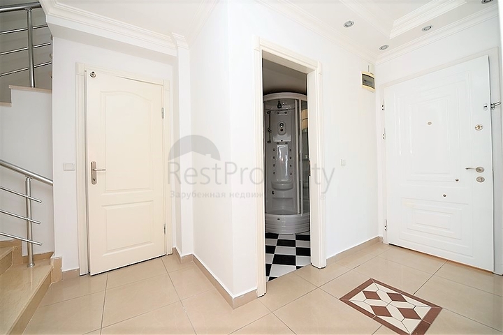 دوبلكس في منطقة مرتفعة باطلالة بحر مباشرة / مركز الانيا 