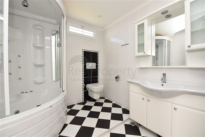 دوبلكس في منطقة مرتفعة باطلالة بحر مباشرة / مركز الانيا 