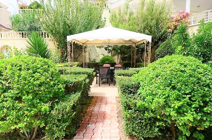 دوبلكس في منطقة مرتفعة باطلالة بحر مباشرة / مركز الانيا 