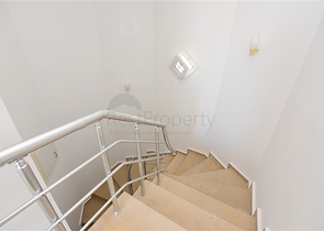 دوبلكس في منطقة مرتفعة باطلالة بحر مباشرة / مركز الانيا 