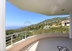 دوبلكس في منطقة مرتفعة باطلالة بحر مباشرة / مركز الانيا 