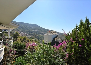 دوبلكس في منطقة مرتفعة باطلالة بحر مباشرة / مركز الانيا 