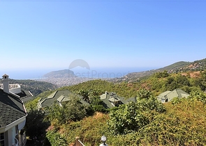 دوبلكس في منطقة مرتفعة باطلالة بحر مباشرة / مركز الانيا 