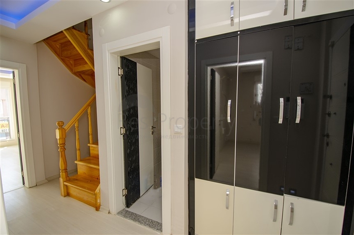 3+1 شقة في مجمع 600 م إلى البحر في منطقة لارا أنطاليا