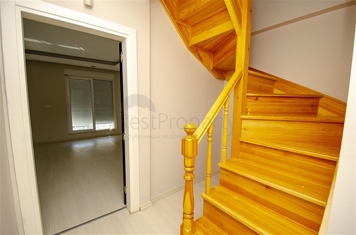 3+1 شقة في مجمع 600 م إلى البحر في منطقة لارا أنطاليا