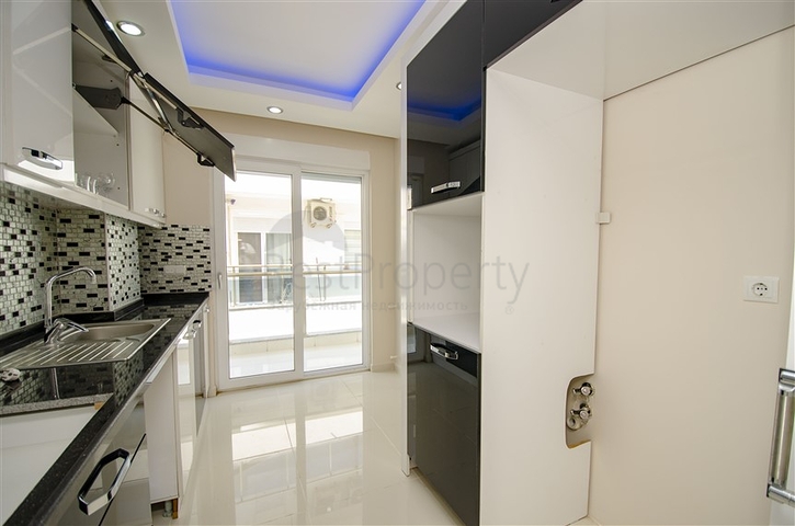 3+1 شقة في مجمع 600 م إلى البحر في منطقة لارا أنطاليا