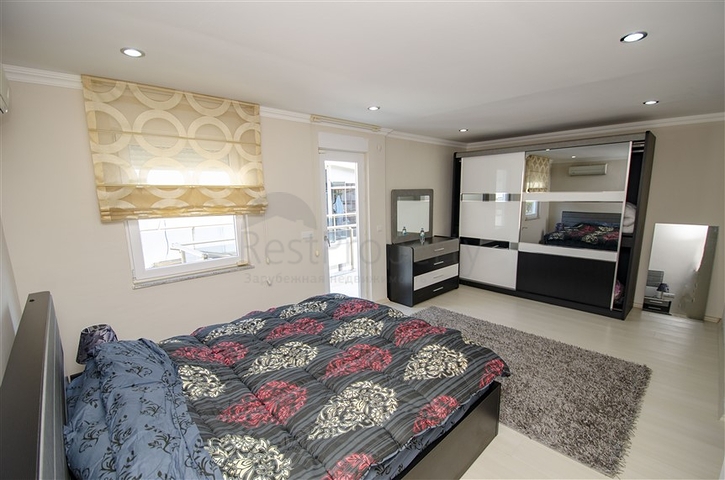 3+1 شقة في مجمع 600 م إلى البحر في منطقة لارا أنطاليا