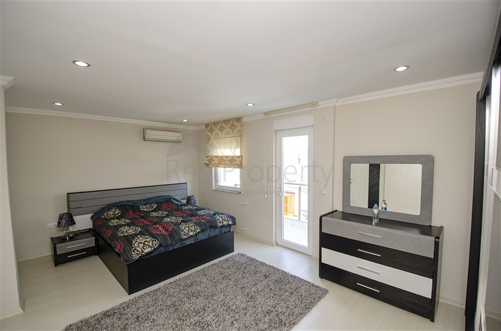 3+1 شقة في مجمع 600 م إلى البحر في منطقة لارا أنطاليا