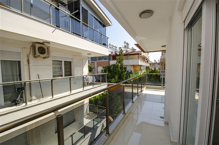 3+1 شقة في مجمع 600 م إلى البحر في منطقة لارا أنطاليا