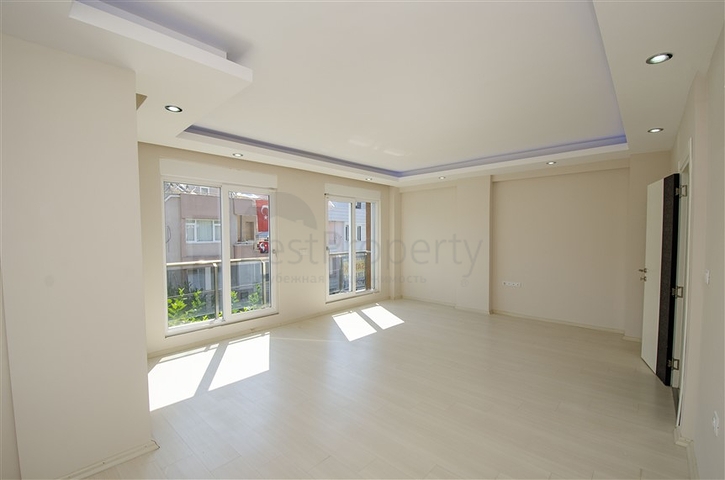 3+1 شقة في مجمع 600 م إلى البحر في منطقة لارا أنطاليا