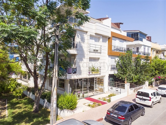 3+1 شقة في مجمع 600 م إلى البحر في منطقة لارا أنطاليا