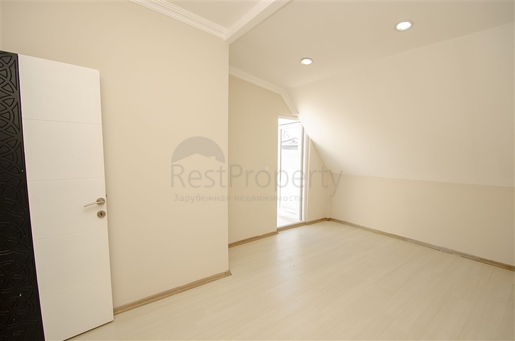 3+1 شقة في مجمع 600 م إلى البحر في منطقة لارا أنطاليا