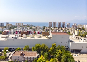 3+1 شقة في مجمع 600 م إلى البحر في منطقة لارا أنطاليا