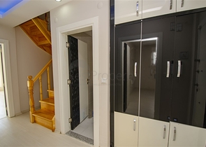 3+1 شقة في مجمع 600 م إلى البحر في منطقة لارا أنطاليا