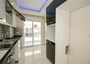 3+1 شقة في مجمع 600 م إلى البحر في منطقة لارا أنطاليا