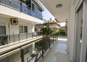 3+1 شقة في مجمع 600 م إلى البحر في منطقة لارا أنطاليا