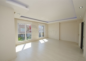 3+1 شقة في مجمع 600 م إلى البحر في منطقة لارا أنطاليا