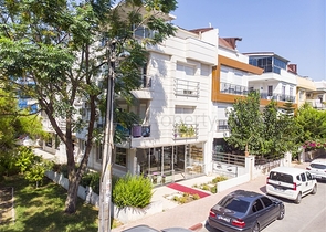 3+1 شقة في مجمع 600 م إلى البحر في منطقة لارا أنطاليا