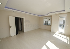 3+1 شقة في مجمع 600 م إلى البحر في منطقة لارا أنطاليا