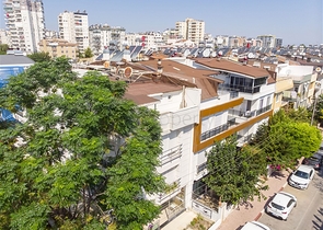 3+1 شقة في مجمع 600 م إلى البحر في منطقة لارا أنطاليا