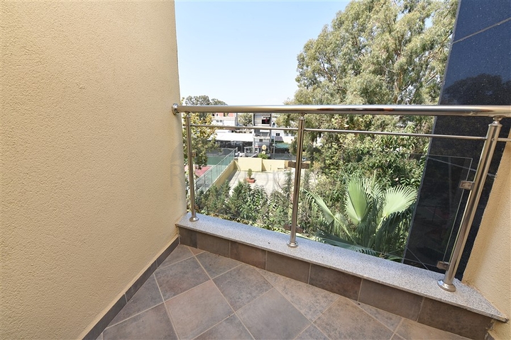 ضمن افخم مجمعات مركز الانيا - شقة مفروشة بتصميم غرفتين وصالة 