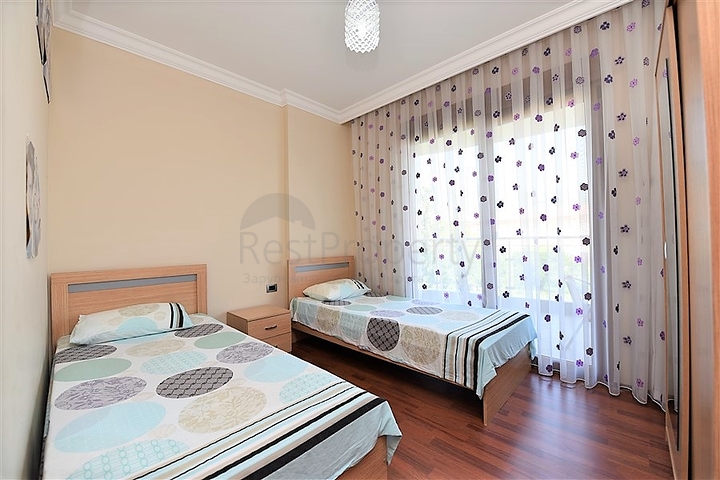 ضمن افخم مجمعات مركز الانيا - شقة مفروشة بتصميم غرفتين وصالة 