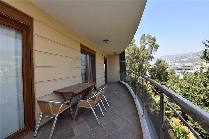 ضمن افخم مجمعات مركز الانيا - شقة مفروشة بتصميم غرفتين وصالة 