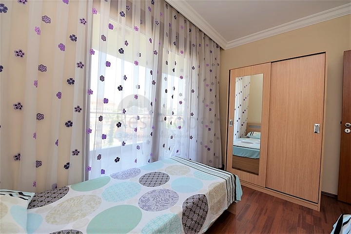 ضمن افخم مجمعات مركز الانيا - شقة مفروشة بتصميم غرفتين وصالة 