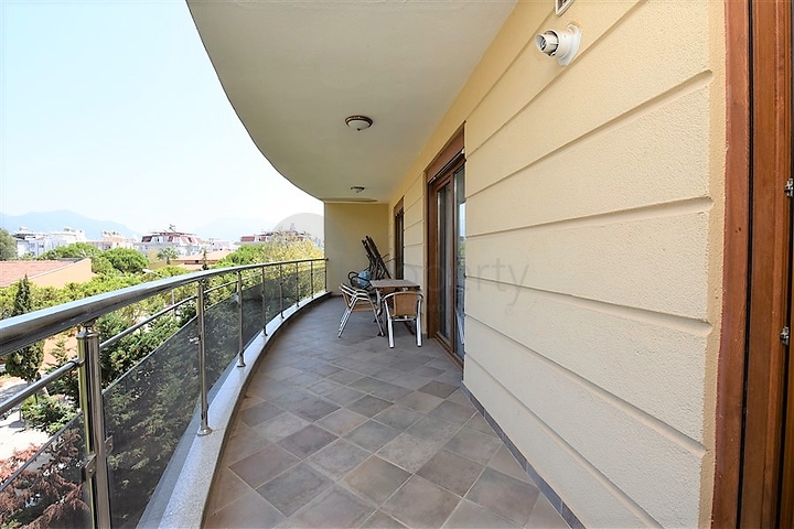 ضمن افخم مجمعات مركز الانيا - شقة مفروشة بتصميم غرفتين وصالة 