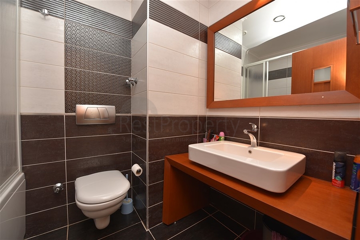 ضمن افخم مجمعات مركز الانيا - شقة مفروشة بتصميم غرفتين وصالة 