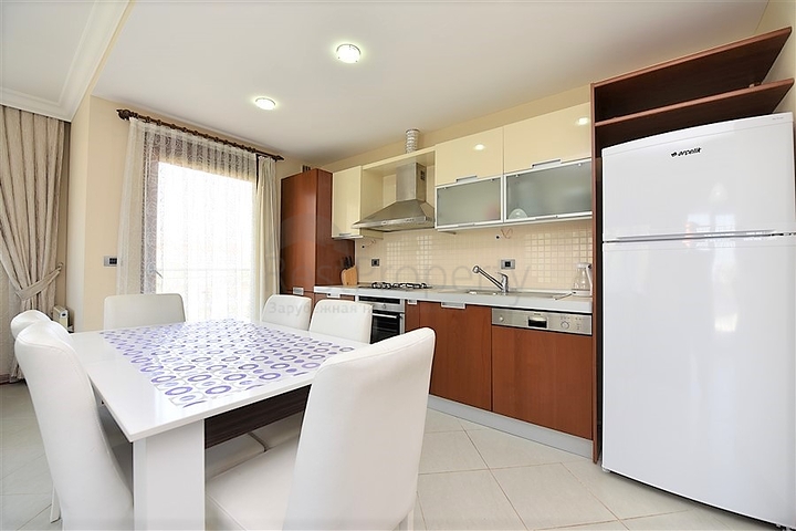 ضمن افخم مجمعات مركز الانيا - شقة مفروشة بتصميم غرفتين وصالة 