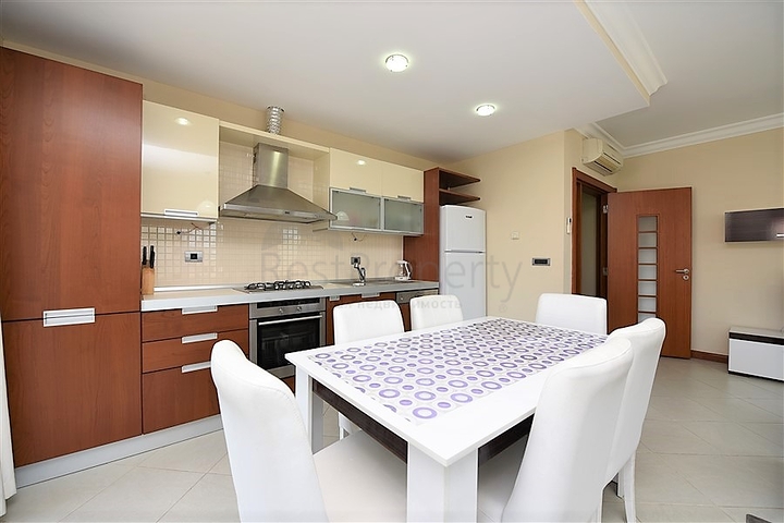 ضمن افخم مجمعات مركز الانيا - شقة مفروشة بتصميم غرفتين وصالة 