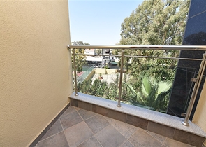 ضمن افخم مجمعات مركز الانيا - شقة مفروشة بتصميم غرفتين وصالة 