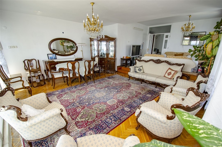 شقة 3 + 1 تطل على البحر الأبيض المتوسط في أنطاليا