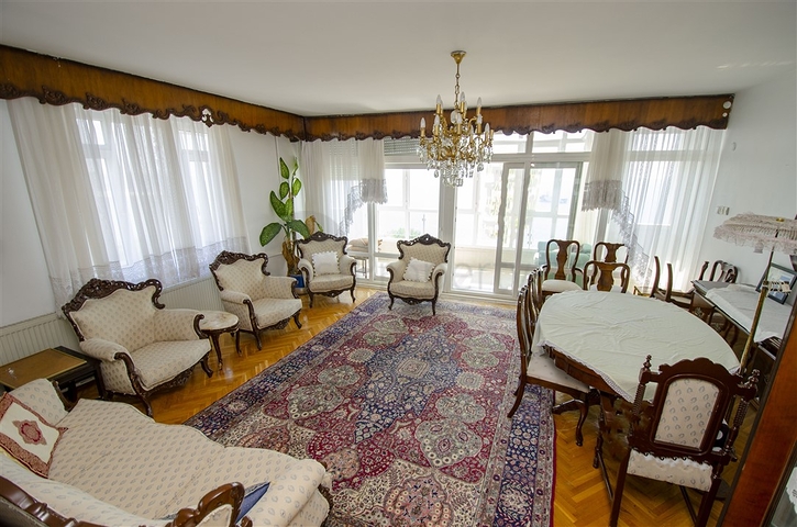 شقة 3 + 1 تطل على البحر الأبيض المتوسط في أنطاليا